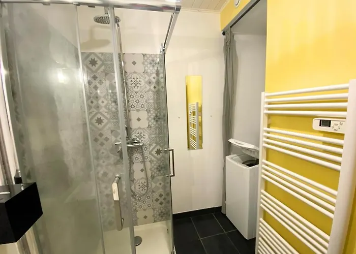 Le 107 - - Chu - La Conciergerie.