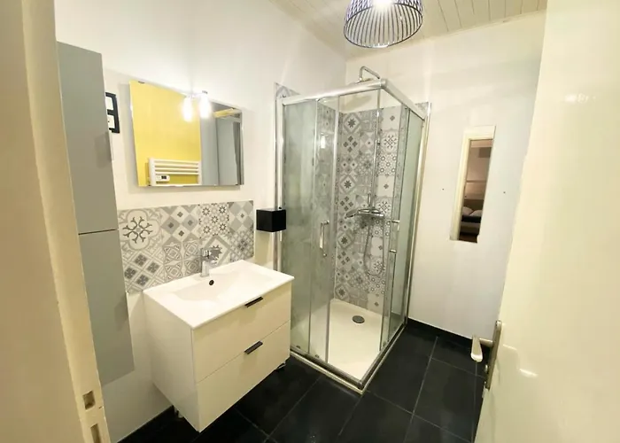 Le 107 - - Chu - La Conciergerie. Apartment Poitiers